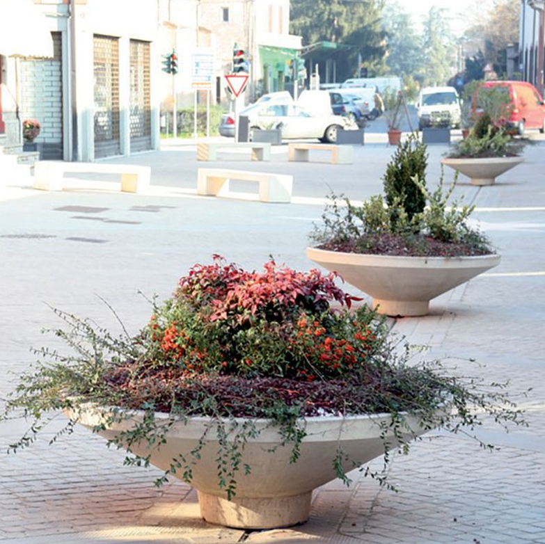 Outdoor Circular Cement Planter Display Outdoor Circular Cement Planter Display