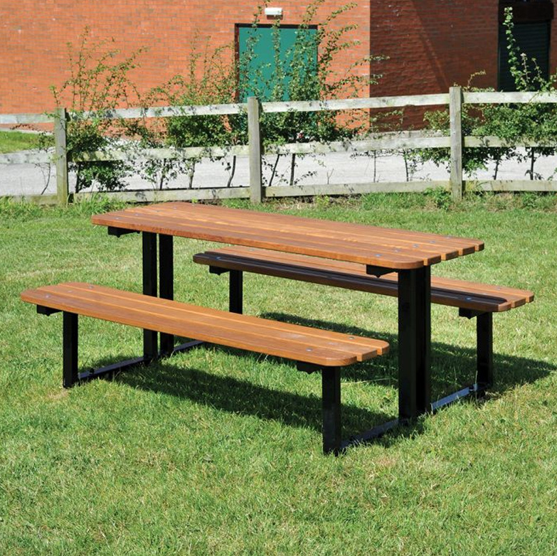 Contemporary Outdoor Seating Table Contemporary Outdoor Seating Table