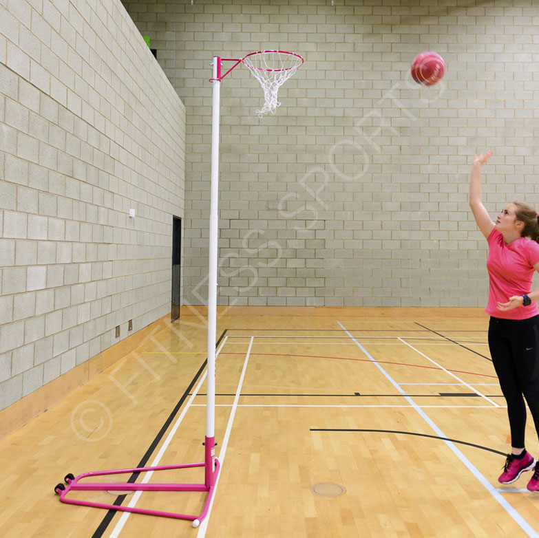 RESOURCE // The Netball Court | 📋 THE NETBALL COURT // 𝘓𝘦𝘵'𝘴  𝘧𝘰𝘳𝘮𝘦𝘳𝘭𝘺 𝘪𝘯𝘵𝘳𝘰𝘥𝘶𝘤𝘦 (𝘰𝘳 𝘳𝘦-𝘪𝘯𝘵𝘳𝘰𝘥𝘶𝘤𝘦) 𝘵𝘩𝘦  𝘯𝘦𝘵𝘣𝘢𝘭𝘭 𝘤𝘰𝘶𝘳𝘵. 𝗛𝗲𝗿𝗲'𝘀 𝘁𝗵𝗲 𝗱𝗲𝘁𝗮𝗶𝗹𝘀: ▪︎ A netball  court is 30.5m long and 15.25m... |