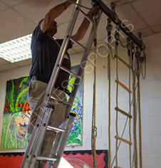 Indoor Tracked & Wall Folding Rope Climbing Apparatus